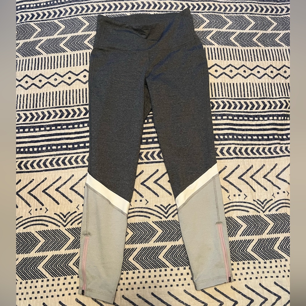 Old Navy Gray and White Athletic Leggings